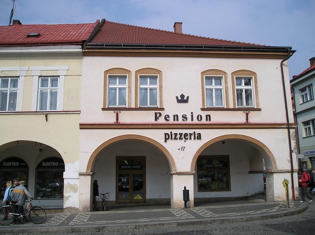 Penzion U Ceske Koruny Jičín Dış mekan fotoğraf